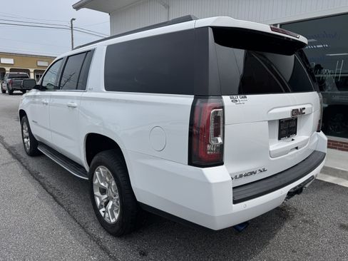 Used 2019 GMC Yukon XL SLT AWD/4WD image 2
