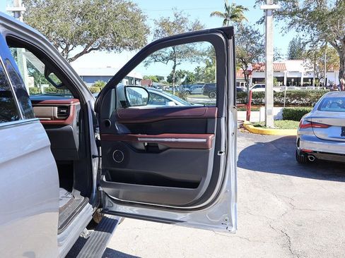 Used 2023 Ford Expedition Max Limited image 30