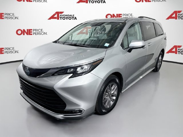 Certified 2024 Toyota Sienna XLE FWD image 4