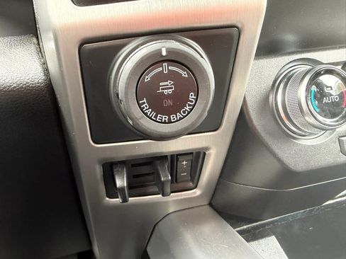 Used 2019 Ford F150 Platinum w/ Equipment Group 701A Luxury AWD/4WD image 20