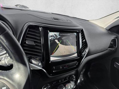 Used 2019 Jeep Cherokee Limited w/ Trailer Tow Group AWD/4WD image 14