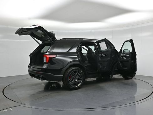 New 2026 Ford Explorer ST AWD/4WD image 5