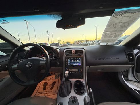 Used 2006 Chevrolet Corvette Base w/ Preferred Equipment Group image 20