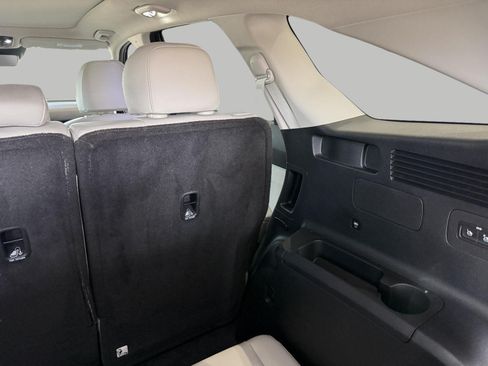 Used 2024 Kia Sorento S w/ Panoramic Sunroof Package FWD image 30