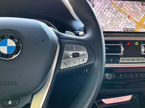 Used 2025 BMW X4 xDrive30i image 25