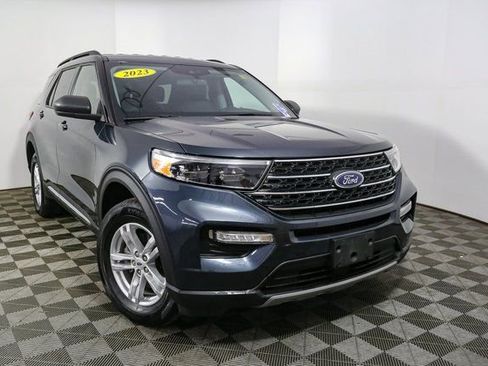 Used 2023 Ford Explorer XLT w/ Equipment Group 202A image 3