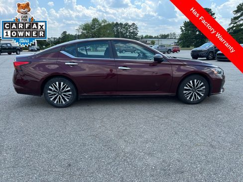 Used 2024 Nissan Altima 2.5 SV FWD image 6