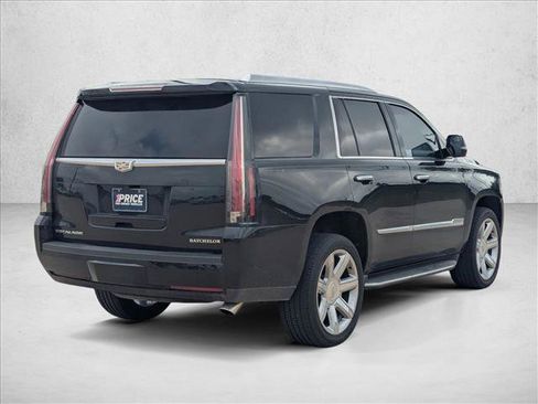 Used 2017 Cadillac Escalade Luxury RWD image 4