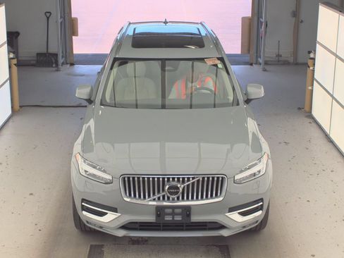 Used 2025 Volvo XC90 B6 Plus w/ Protection Package Premier AWD/4WD image 3