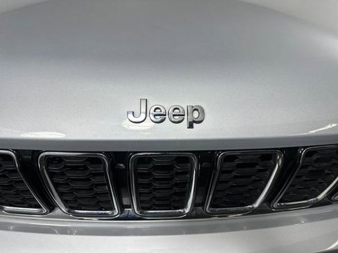 Used 2021 Jeep Grand Cherokee L Limited image 9