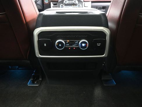 Used 2022 Ford Expedition Limited image 37