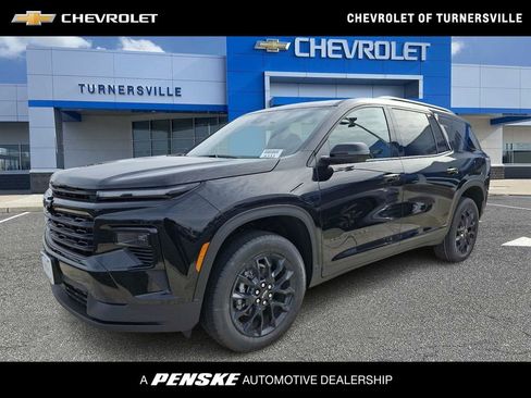 New 2026 Chevrolet Traverse LT image 1