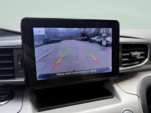 Certified 2022 Ford Explorer XLT w/ Equipment Group 202A AWD/4WD image 14