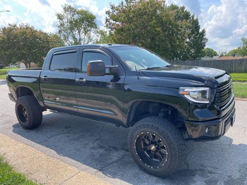 Used 2014 Toyota Tundra Limited w/ Limited Premium Package image 10