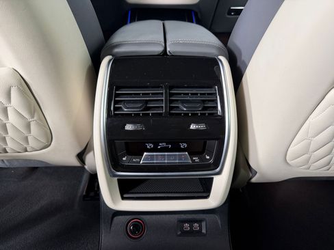 Used 2024 BMW X7 xDrive40i w/ Executive Package AWD/4WD image 29