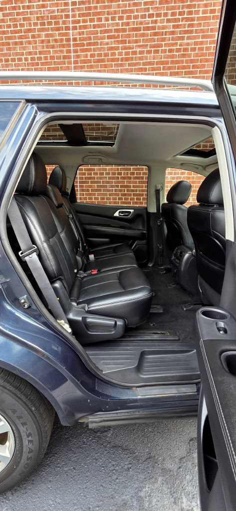 Used 2015 Nissan Pathfinder SL AWD/4WD image 9