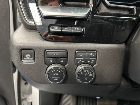 Certified 2022 Chevrolet Silverado 1500 LTZ w/ LTZ Premium Package image 26