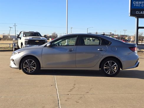 Used 2024 Kia Forte LXS w/ LXS Technology Package image 4