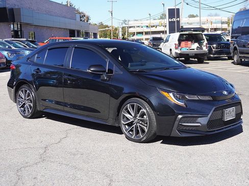 Used 2021 Toyota Corolla SE image 2