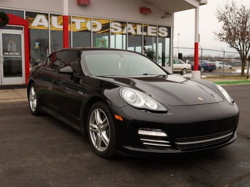 Used 2013 Porsche Panamera 4 Platinum Edition image 3