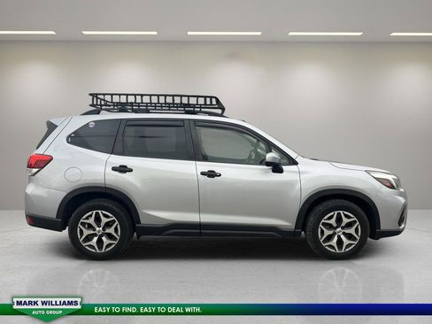 Used 2019 Subaru Forester Premium image 8