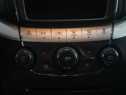 Used 2019 Dodge Journey SE w/ Connectivity Group image 17