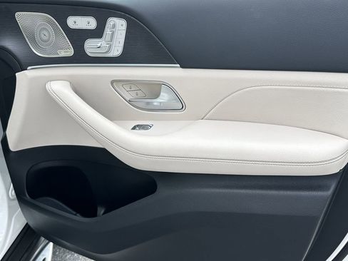 Used 2023 Mercedes-Benz GLS 450 4MATIC image 16