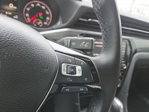 Used 2021 Volkswagen Passat 2.0T R-Line image 28