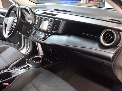 Used 2017 Toyota RAV4 XLE FWD image 28
