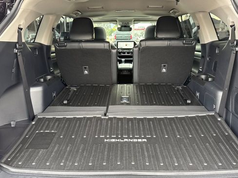 New 2026 Toyota Highlander XLE image 15