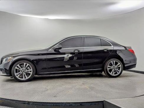 Used 2018 Mercedes-Benz C 300 Sedan w/ Premium Package image 3