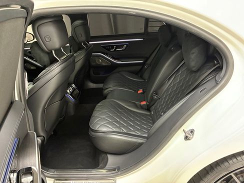 Used 2022 Mercedes-Benz S 580 4MATIC Sedan w/ AMG Line Package image 12