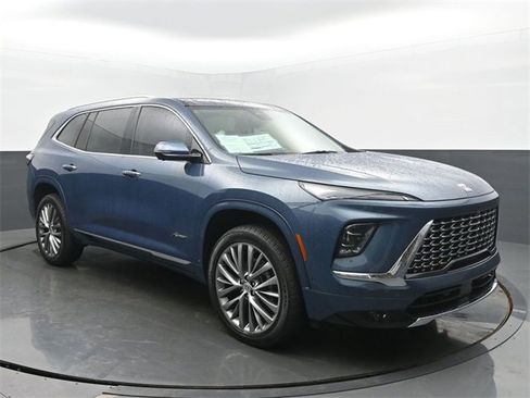 Certified 2025 Buick Enclave Avenir image 7
