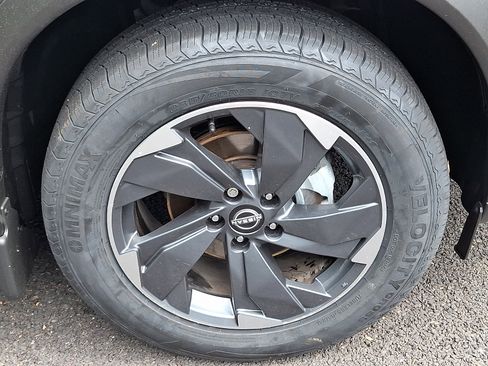 Certified 2026 Nissan Rogue SV w/ SV Premium Package AWD/4WD image 8