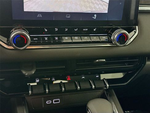 New 2026 GMC Canyon Elevation w/ Convenience Package image 11