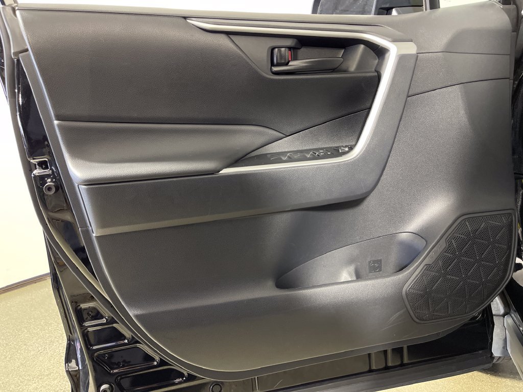 Certified 2025 Toyota RAV4 LE AWD/4WD image 17