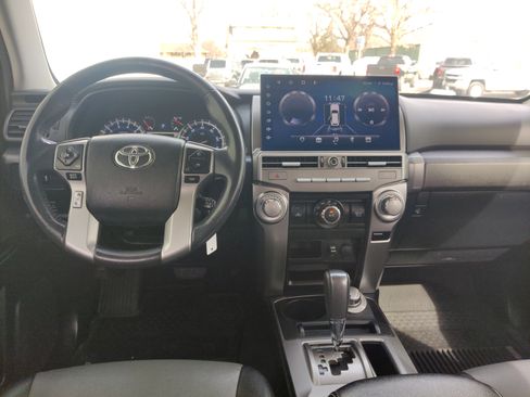 Used 2018 Toyota 4Runner SR5 Premium image 17