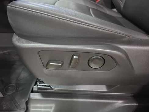 Used 2025 Chevrolet Silverado 3500 LTZ AWD/4WD image 21