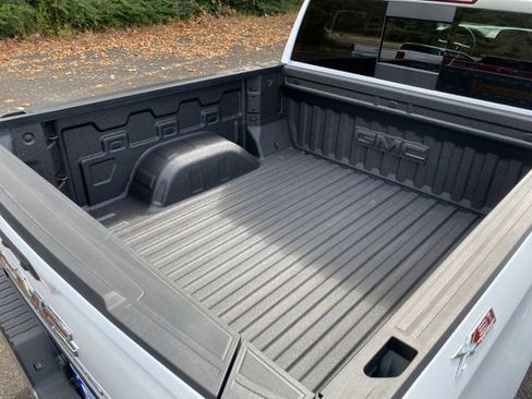 New 2026 GMC Sierra 1500 SLT image 33