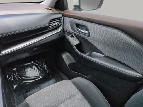 Used 2023 Nissan Rogue SV FWD image 20