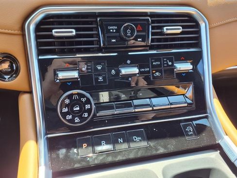 New 2026 Nissan Armada SL w/ Captain's Chari Seat Package AWD/4WD image 9