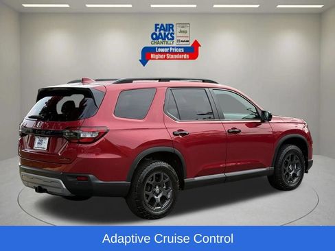 Used 2025 Honda Pilot TrailSport image 6