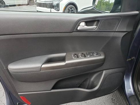 Used 2020 Kia Sportage LX AWD/4WD image 9