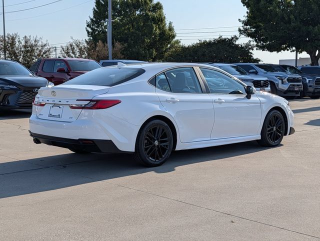 Used 2025 Toyota Camry SE FWD image 6