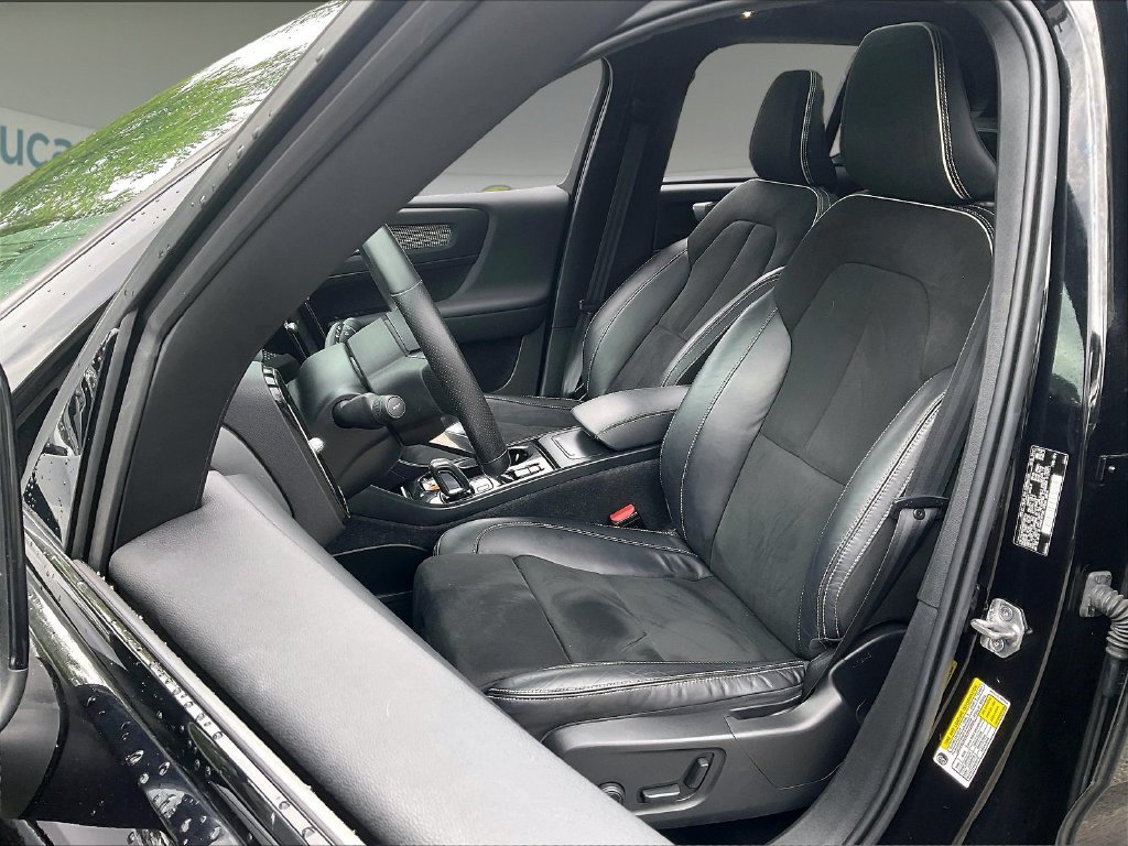 Used 2021 Volvo XC40 T5 R-Design w/ Climate Package AWD/4WD image 10