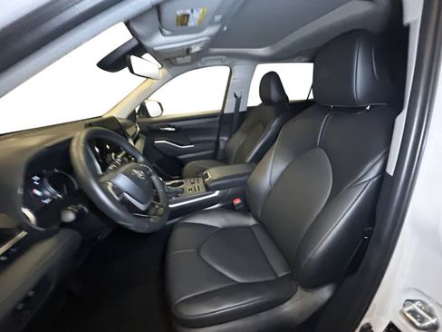 Used 2026 Toyota Highlander XLE AWD/4WD image 9