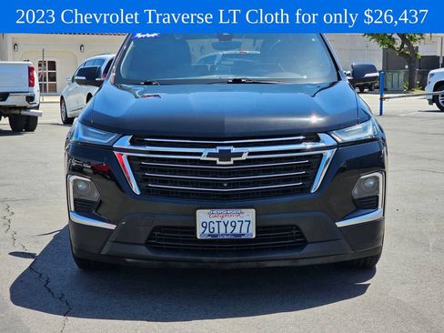 Used 2023 Chevrolet Traverse LT FWD image 3