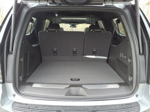 New 2026 Chevrolet Suburban Premier w/ Sun And Tow Package AWD/4WD image 13