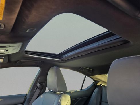 Certified 2023 Lexus IS 350 F Sport image 12