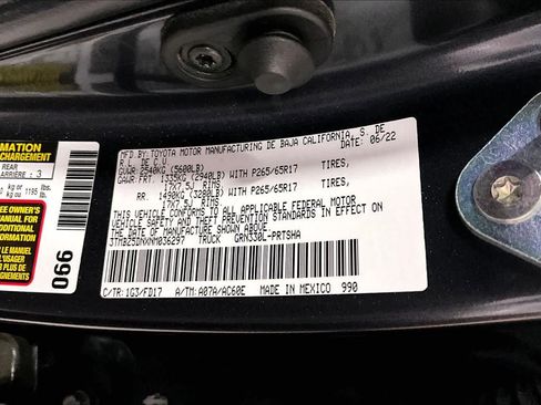 Used 2022 Toyota Tacoma TRD Sport w/ Technology Package image 36